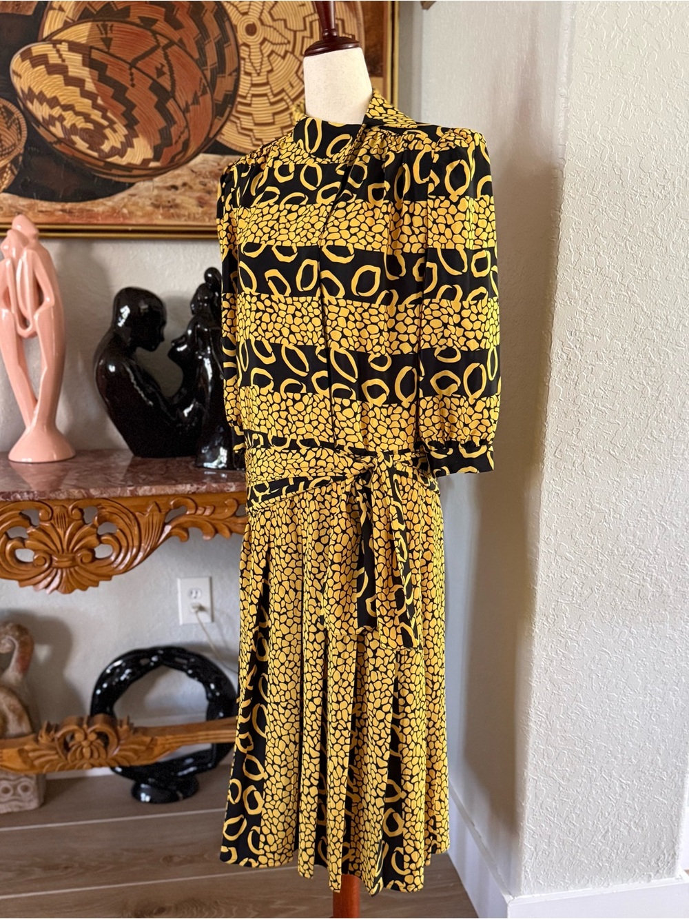 VTG 1980s Bright Yellow Dress with Black and Yellow Graphic Print